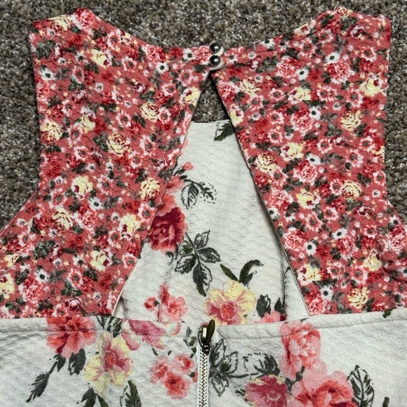 Rewind Floral Juniors A-Line Dress in Pink and White - Picture 6 of 10